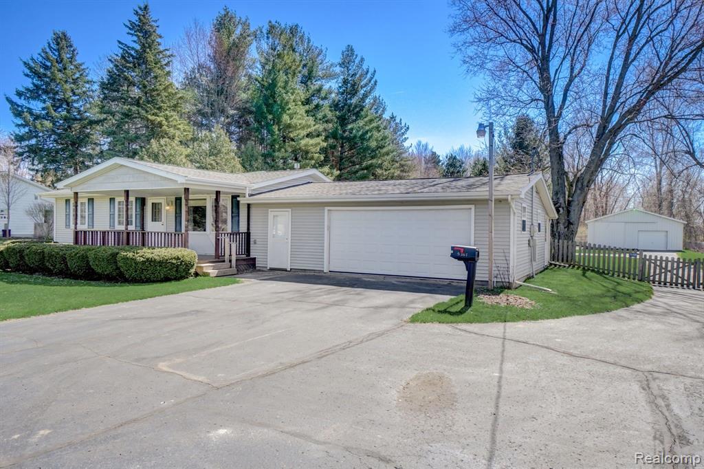 5361 Barnes Road Millington, MI 48746 - Photo 3 of 37
