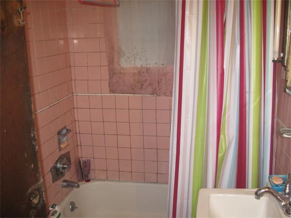 89 Juniper Road Holbrook, MA 02343 - Photo 6 of 7 a bathroom with a sink and a bathtub
