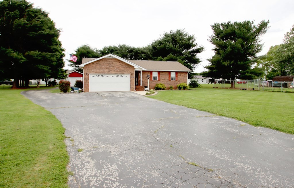 166 James Austin Road Sparta, TN 38583 - Photo 2 of 29 Gallery Image 2