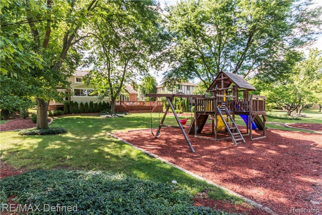 1514 Lomas Verdes Rochester, MI 48306 - Photo 13 of 57 1514 Lomas Verdes-46.jpg