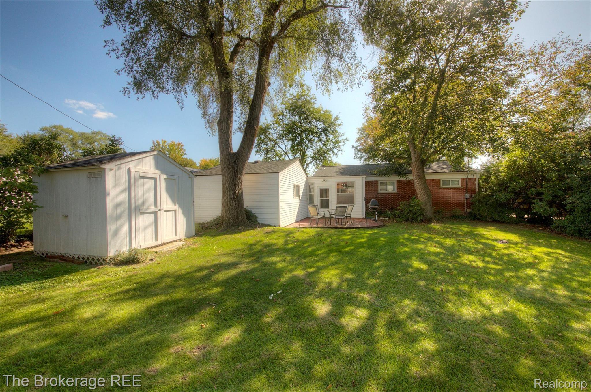340 Thalia Avenue Rochester, MI 48307 - Photo 47 of 49 Quaint, fenced in backyard, with gas grill perfect for summer cookin'!