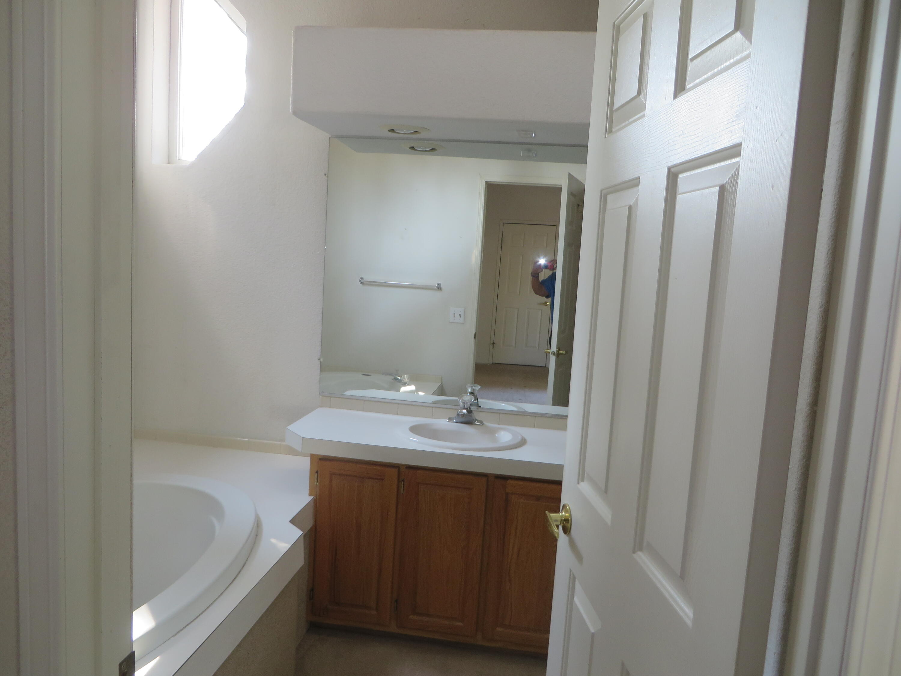 40020 9 Mile Road Chiloquin, OR 97624 - Photo 21 of 54 primary bathroom
