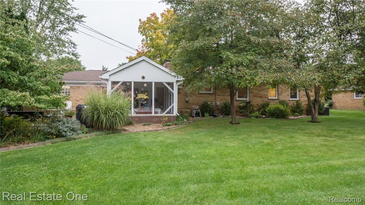 450 Elmhill Road Rochester, MI 48306 - Photo 13 of 31 13_12.jpg