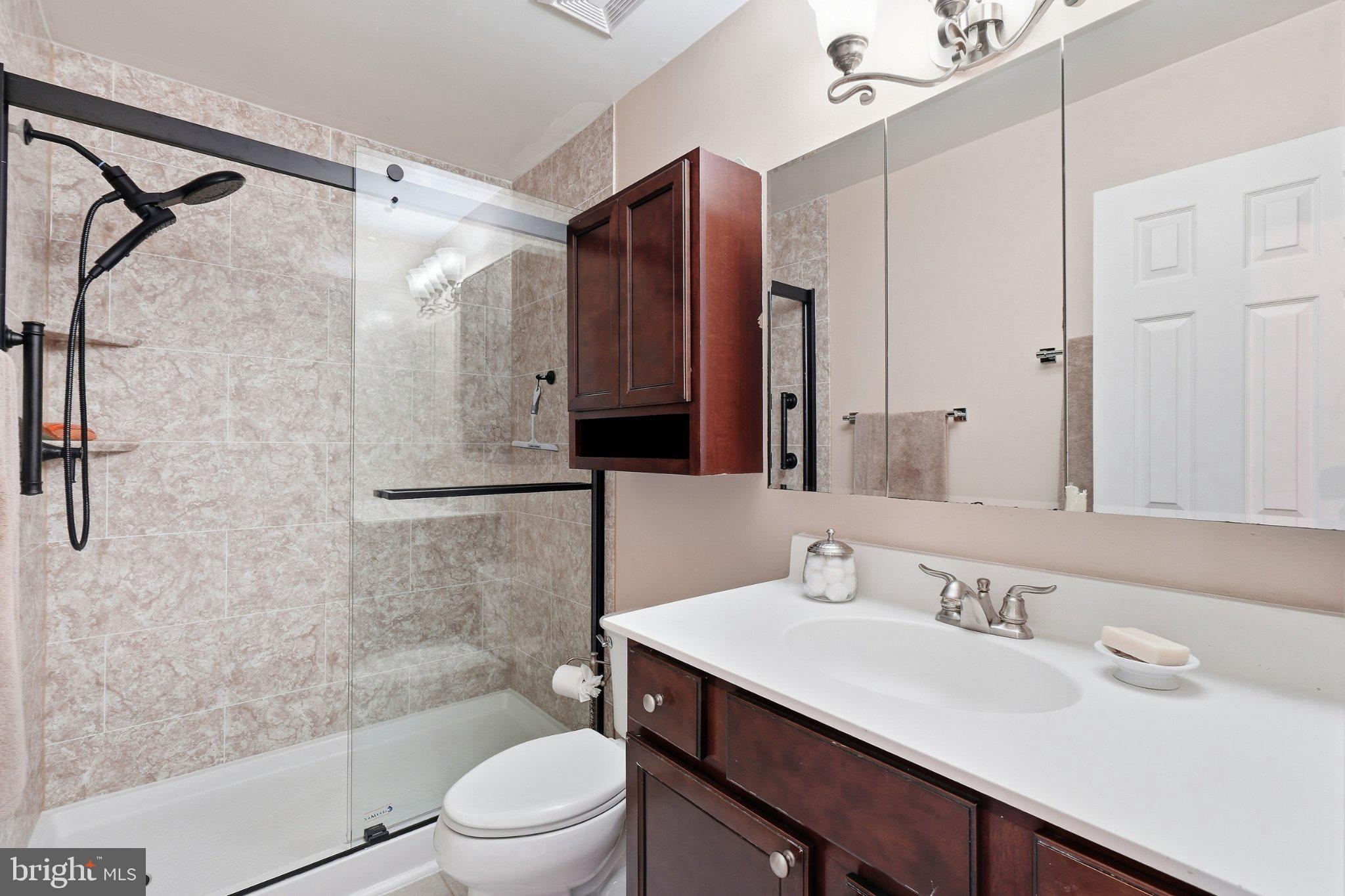3934 9th Road South Arlington, VA 22204 - Photo 9 of 24 Bathroom #1 - updated and ensuite