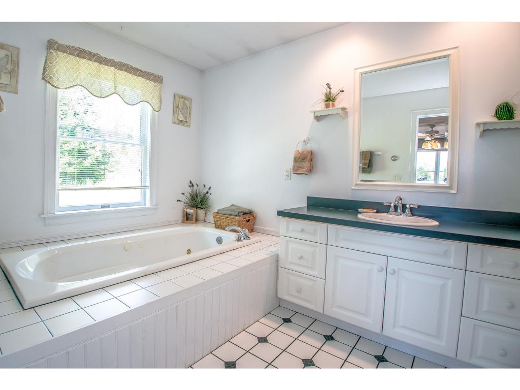 51 Southview Loop Conway, NH 03813 - Photo 12 of 31 Gallery Image 12