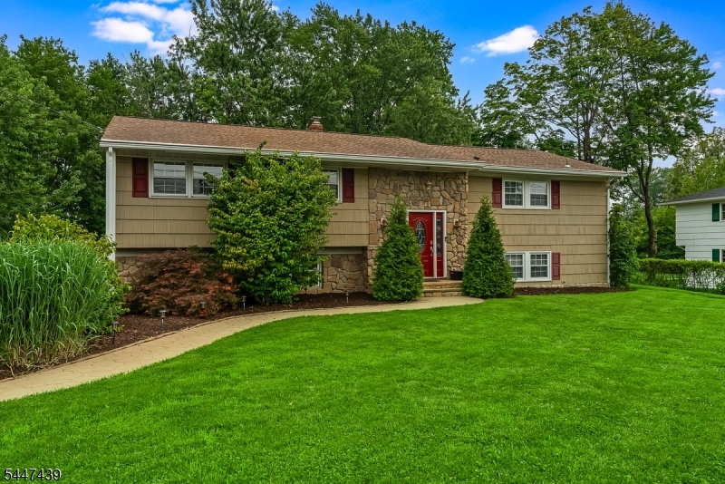 59 Knoll Road Parsippany, NJ 07054 - Photo 2 of 31