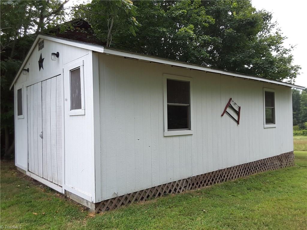 1954 Thomas Road Lexington, NC 27295 - Photo 12 of 30 16x28 Storage Building