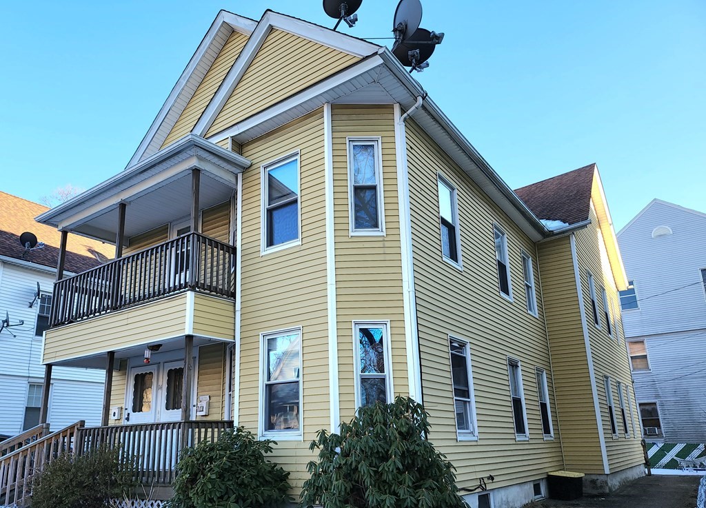14 Mckinley Road Worcester, MA 01605 - Photo 2 of 12 Gallery Image 2