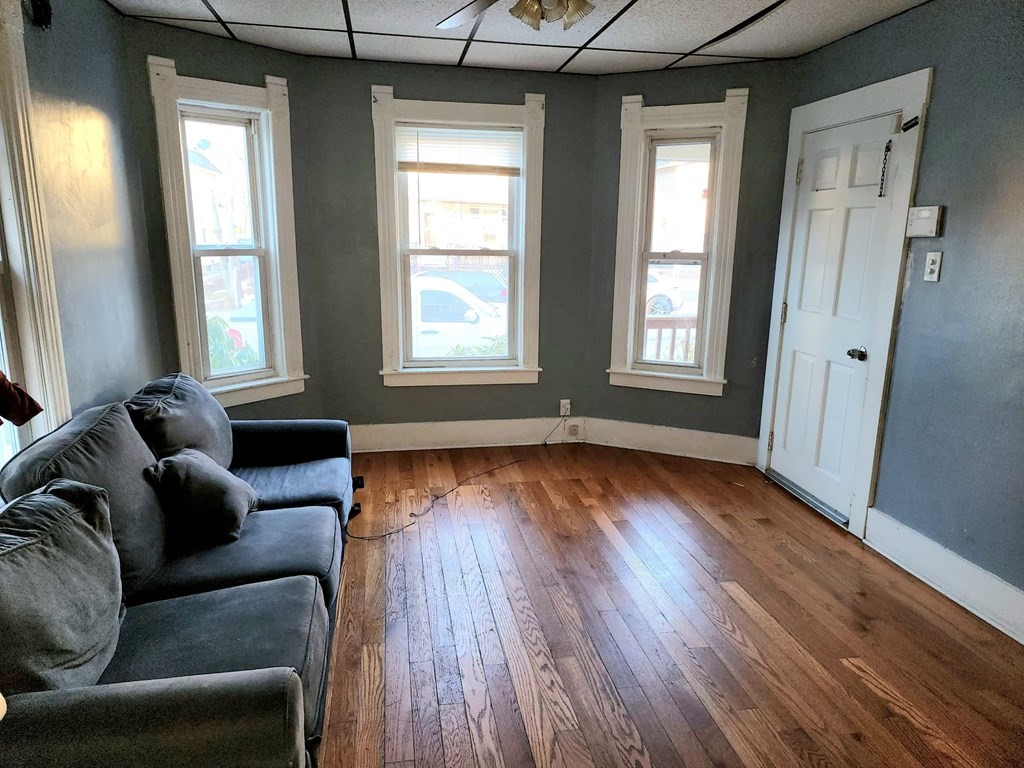 14 Mckinley Road Worcester, MA 01605 - Photo 7 of 12 Gallery Image 7