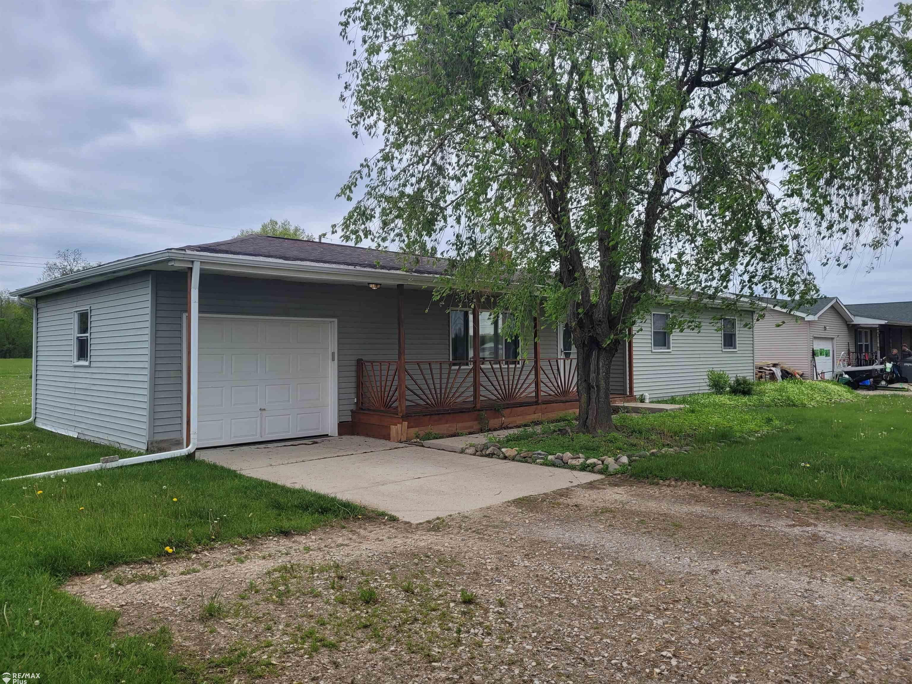 1082 Morris Road Lapeer, MI 48446 - Photo 2 of 36