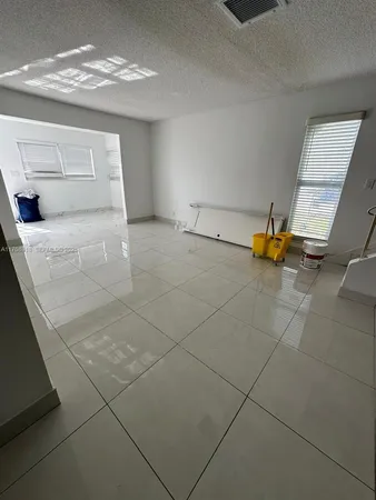 $3,000 | 700 Southwest 80th Terrace, North Lauderdale, FL 33068
