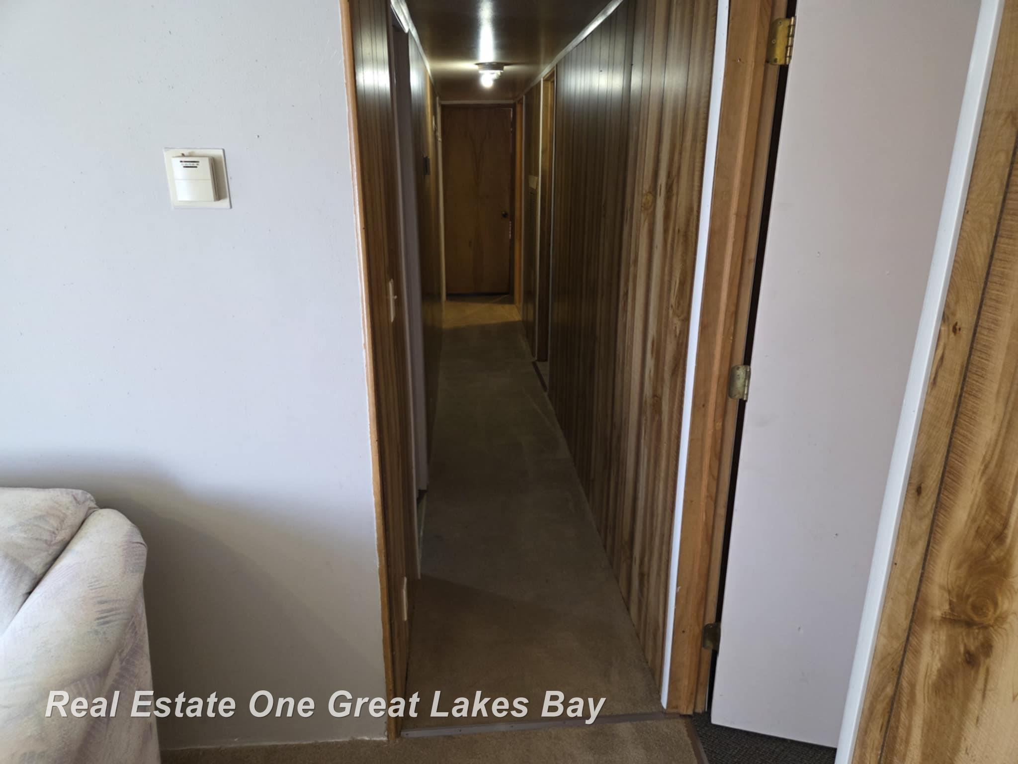 1167 Ellison Road St. Helen, MI 48656 - Photo 6 of 15 50174247-eeedee5f-36ba-40d9-bc05-1a2e3f3bf020.JPG