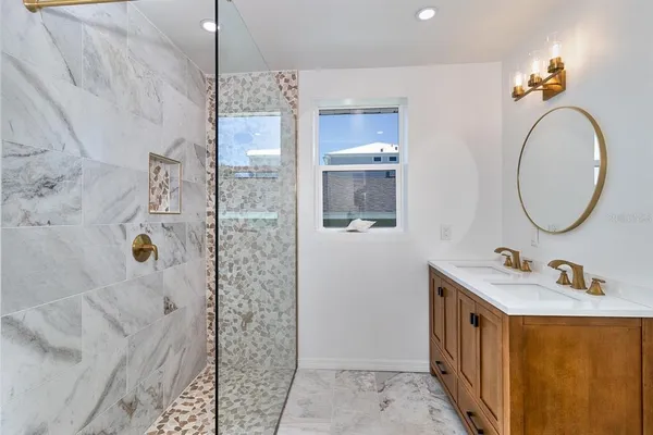 $2,494,900 | 451 Palm Island Northeast, Clearwater Beach, FL 33767