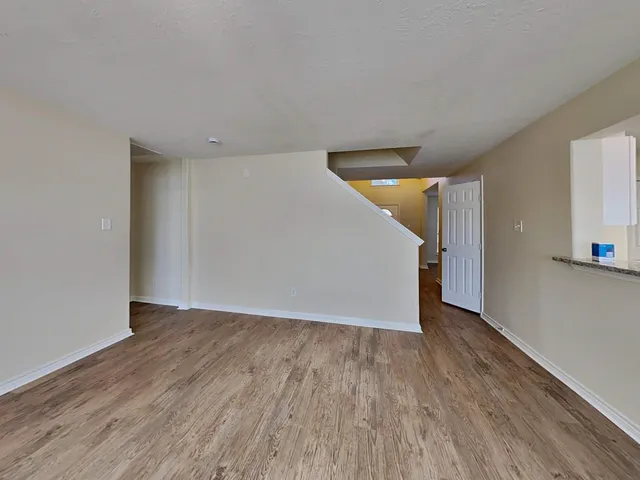 $2,075 | 16942 Hampton Glen Court, Houston, TX 77083