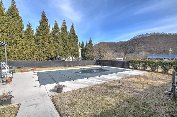 $199,900 | 2420 Volunteer Parkway, Unit 1A, Bristol, TN 37620