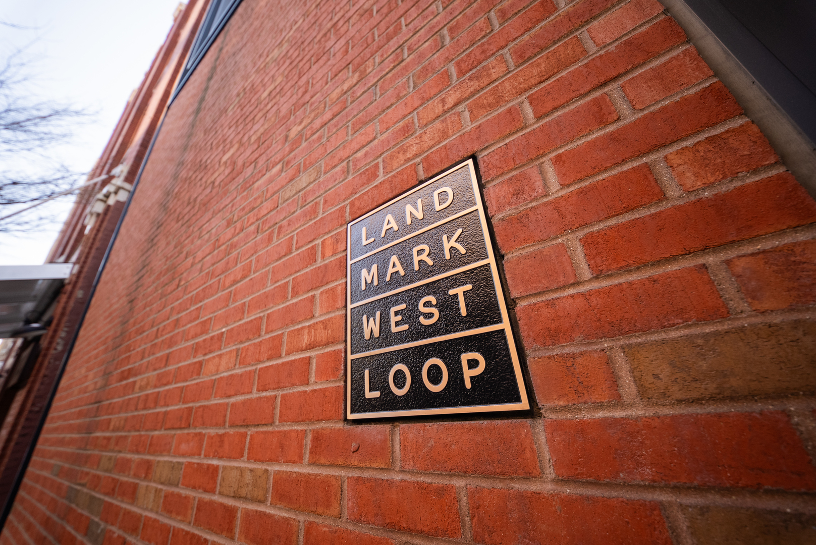 1035 West Van Buren Street, Unit 1900 Chicago, IL 60607 - Photo 12 of 12 a close up of a street sign