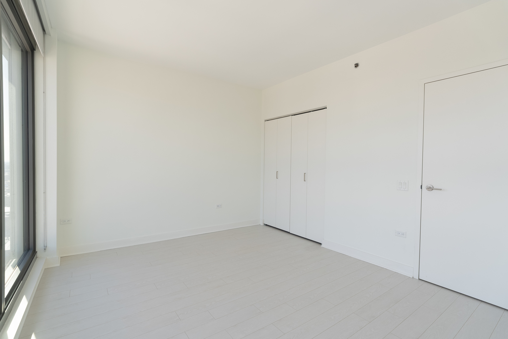 1035 West Van Buren Street, Unit 1900 Chicago, IL 60607 - Photo 7 of 12 a view of small space