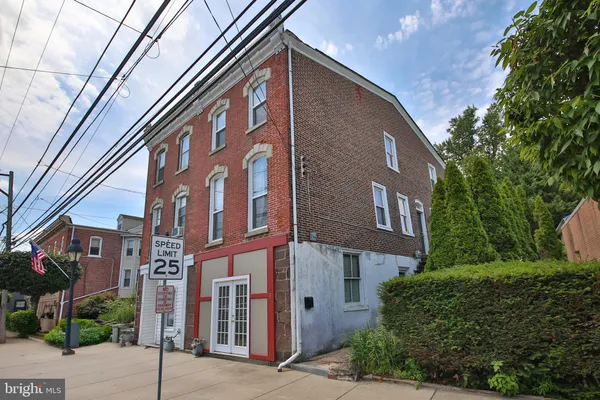 $299,000 | 38 North Main Street, Spring City, PA 19475