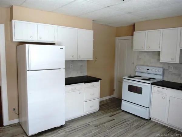 $2,050 | 13 Wilcox Street, Wethersfield, CT 06109