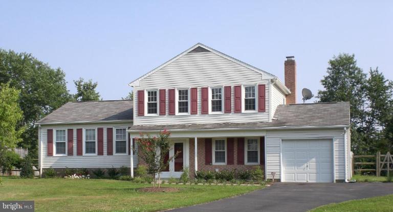19604 Mosby Way Poolesville, MD 20837 - Photo 1 of 30 Exterior (Main)