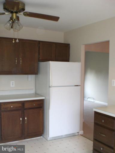 19604 Mosby Way Poolesville, MD 20837 - Photo 11 of 30 Kitchen