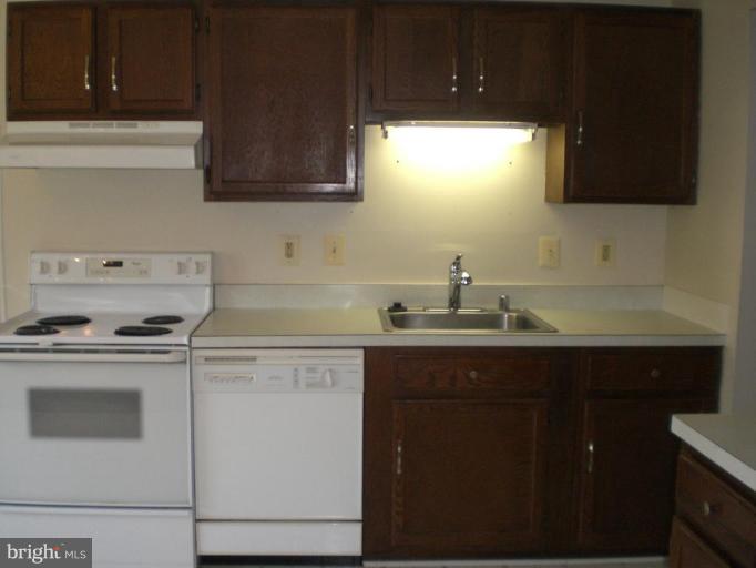 19604 Mosby Way Poolesville, MD 20837 - Photo 12 of 30 Kitchen #2