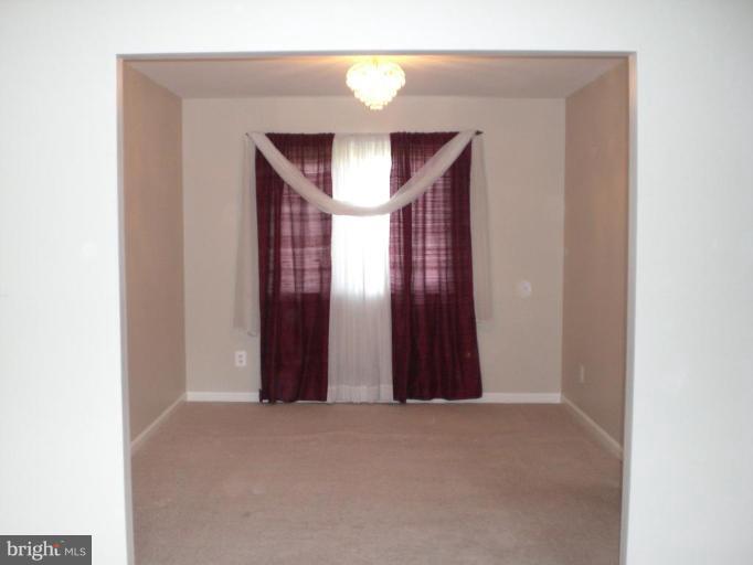 19604 Mosby Way Poolesville, MD 20837 - Photo 13 of 30 Dining Room