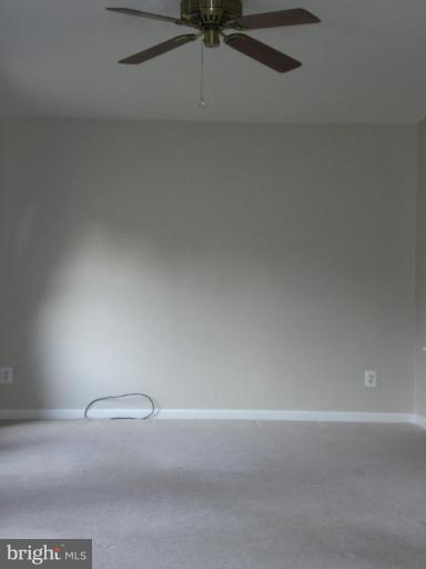 19604 Mosby Way Poolesville, MD 20837 - Photo 14 of 30 Living Room