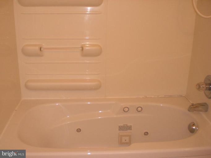 19604 Mosby Way Poolesville, MD 20837 - Photo 22 of 30 Master Bath #2