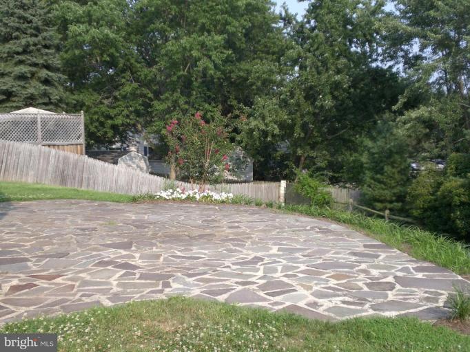19604 Mosby Way Poolesville, MD 20837 - Photo 26 of 30 Patio 2