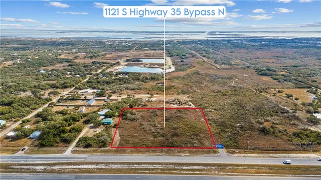 $249,000 | 1121 South Highway 35, Aransas Pass, TX 78336
