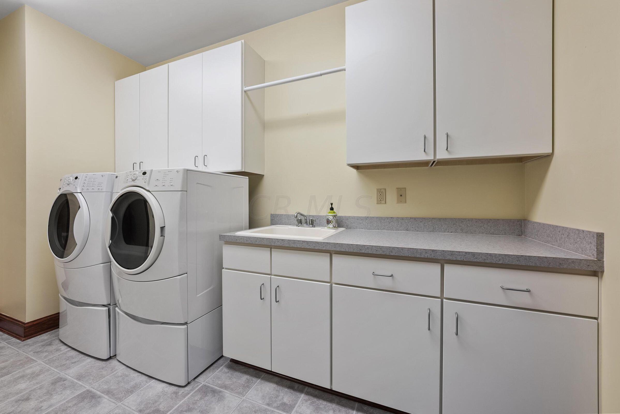11244 Orchard Road Galena, OH 43021 - Photo 45 of 70 Laundry Mud Room