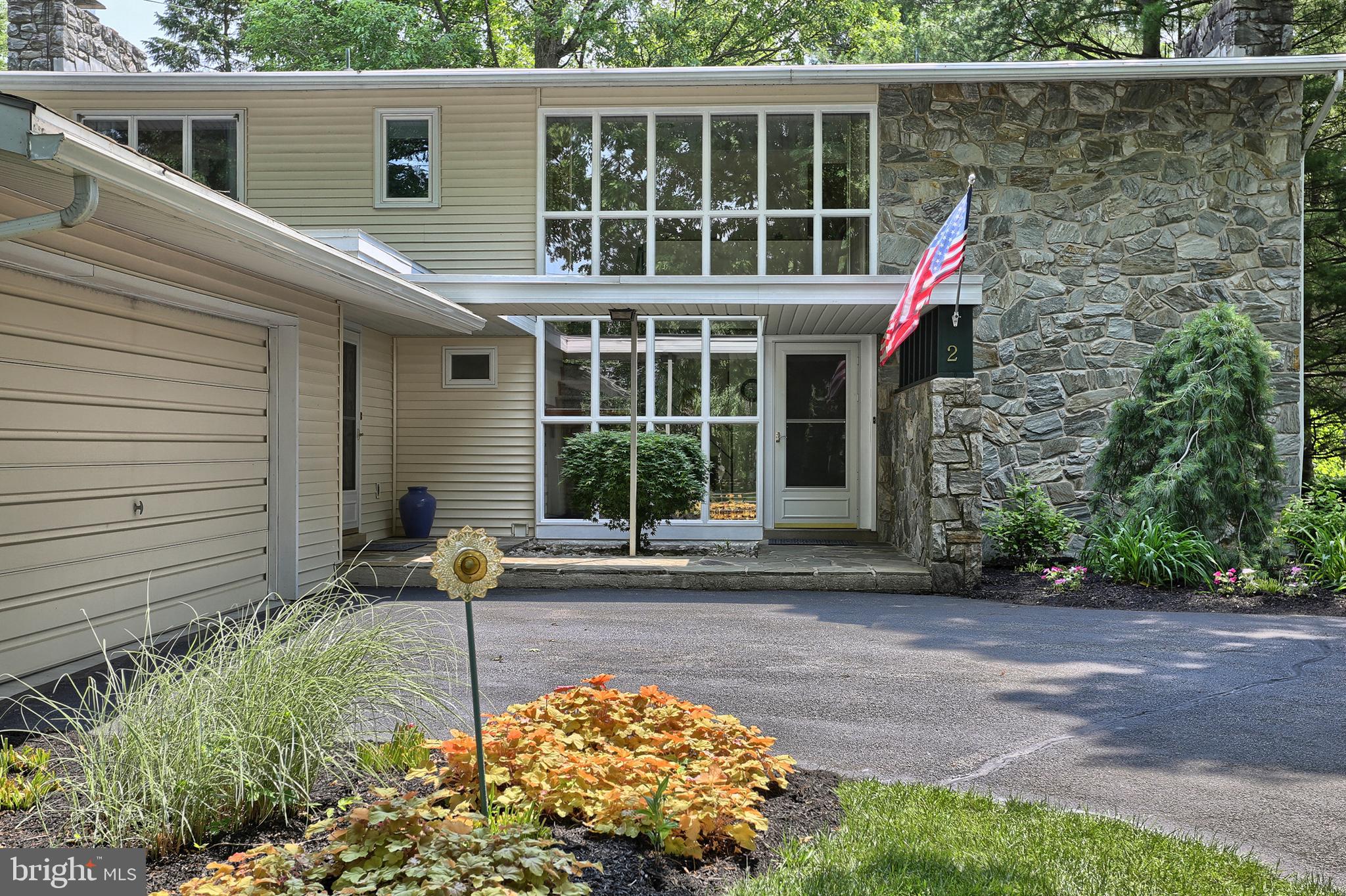 2 Pennwood Road Lebanon, PA 17042 - Photo 3 of 44 Stately combination of stone & siding
