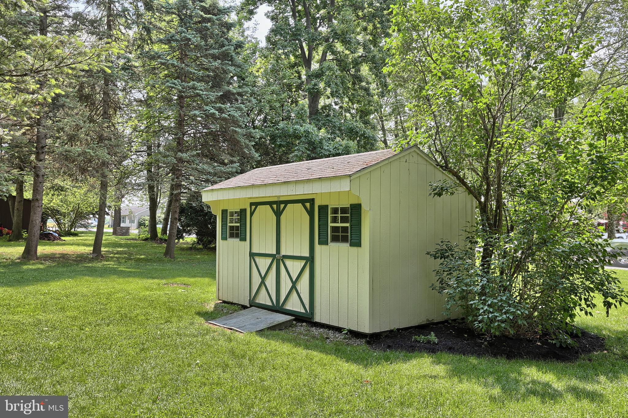 2 Pennwood Road Lebanon, PA 17042 - Photo 40 of 44 Useful storage shed
