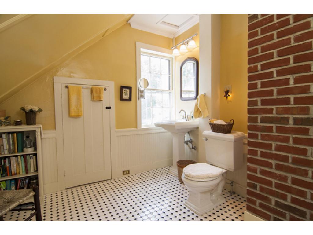 99 Maple Street Hopkinton, NH 03229 - Photo 17 of 20 Gallery Image 17