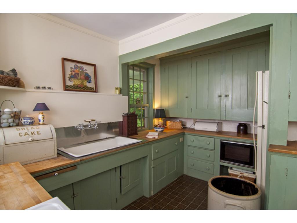 99 Maple Street Hopkinton, NH 03229 - Photo 4 of 20 Gallery Image 4