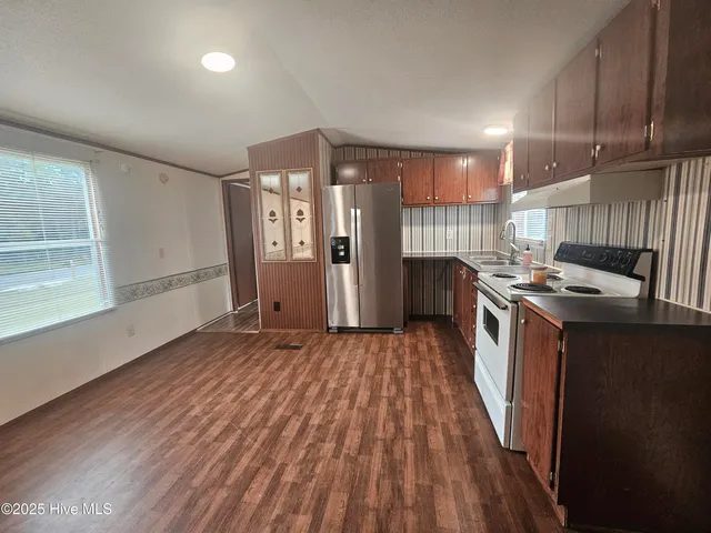 $147,000 | 5589 Burgaw Highway, Maple Hill, NC 28454