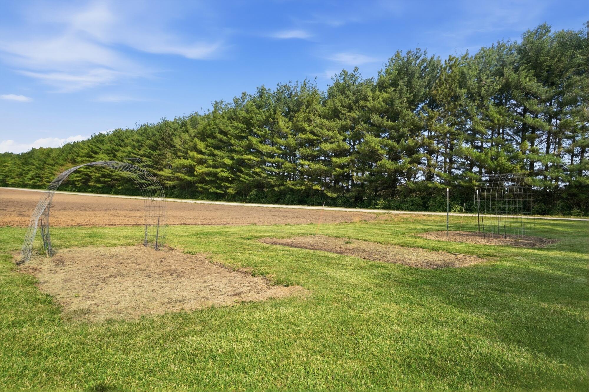 5105 Goodson Road West Jefferson, OH 43162 - Photo 60 of 61 Garden area