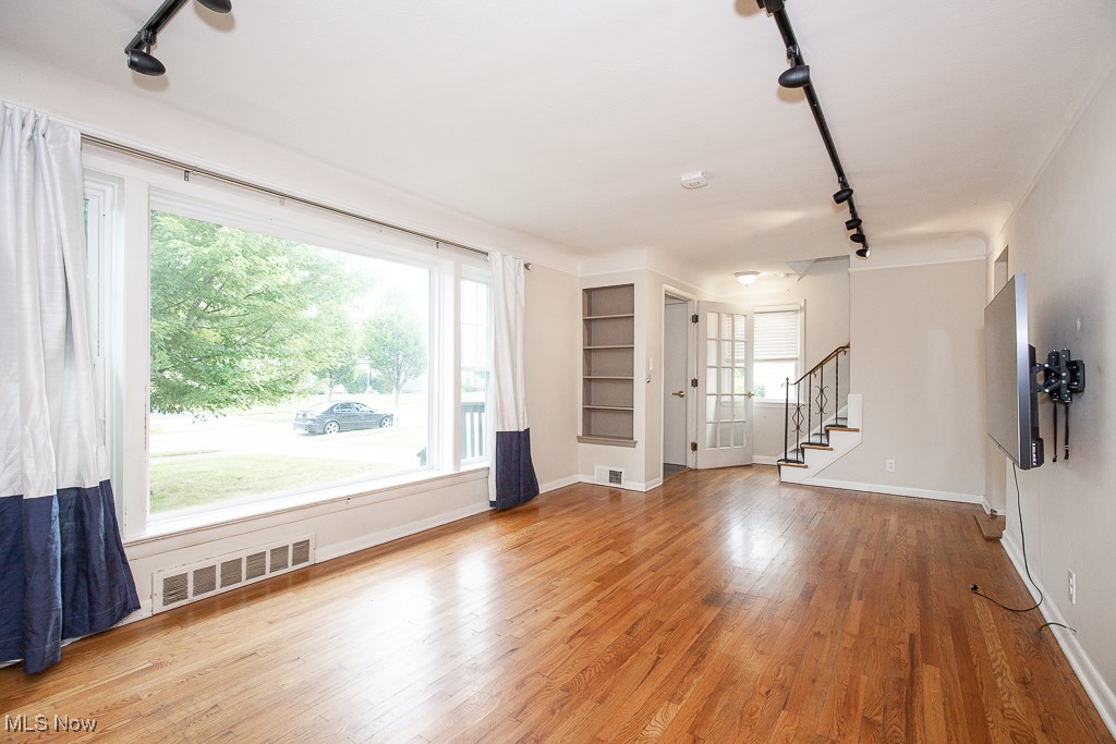 3834 Northwood Road Cleveland, OH 44118 - Photo 7 of 42 Gallery Image 7