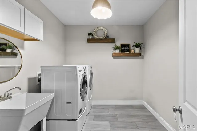 $769,900 | 377 Sturbridge Drive, St. Charles, MO 63303