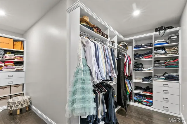 $769,900 | 377 Sturbridge Drive, St. Charles, MO 63303