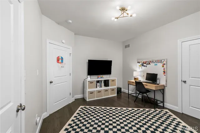 $769,900 | 377 Sturbridge Drive, St. Charles, MO 63303