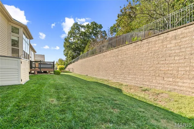 $769,900 | 377 Sturbridge Drive, St. Charles, MO 63303