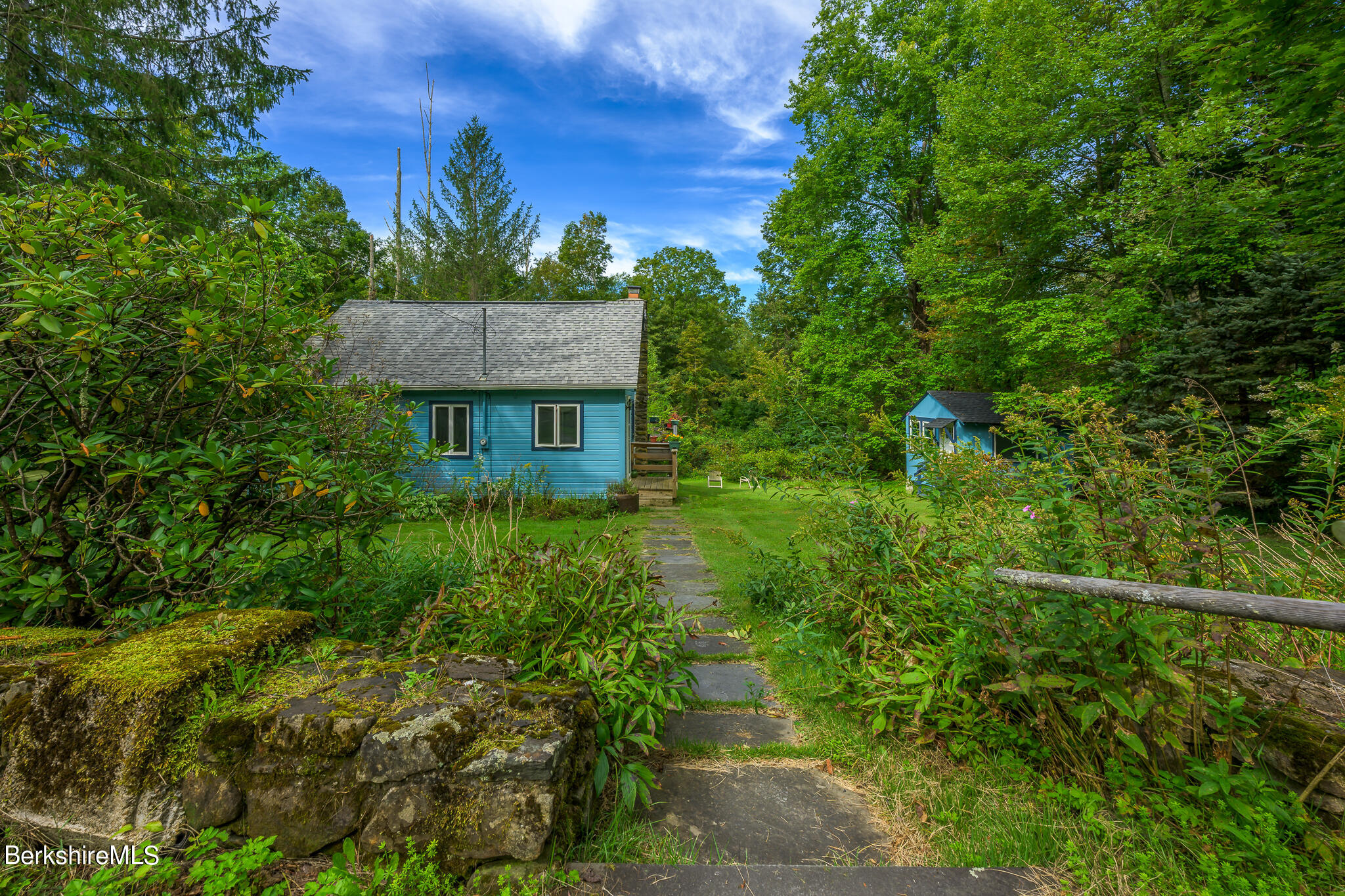 3 Mahkeenac Heights Road Stockbridge, MA 01262 - Photo 2 of 33 Main 2