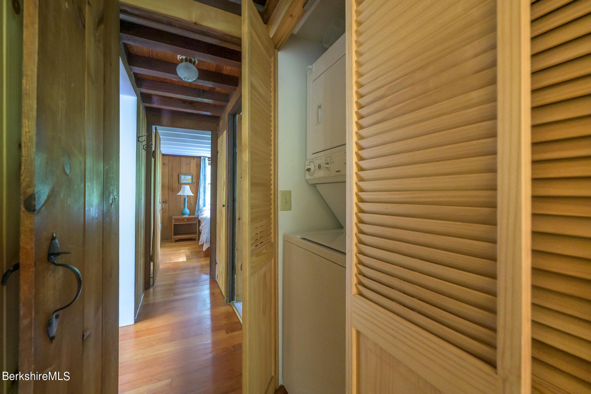 3 Mahkeenac Heights Road Stockbridge, MA 01262 - Photo 21 of 33 Main Suite