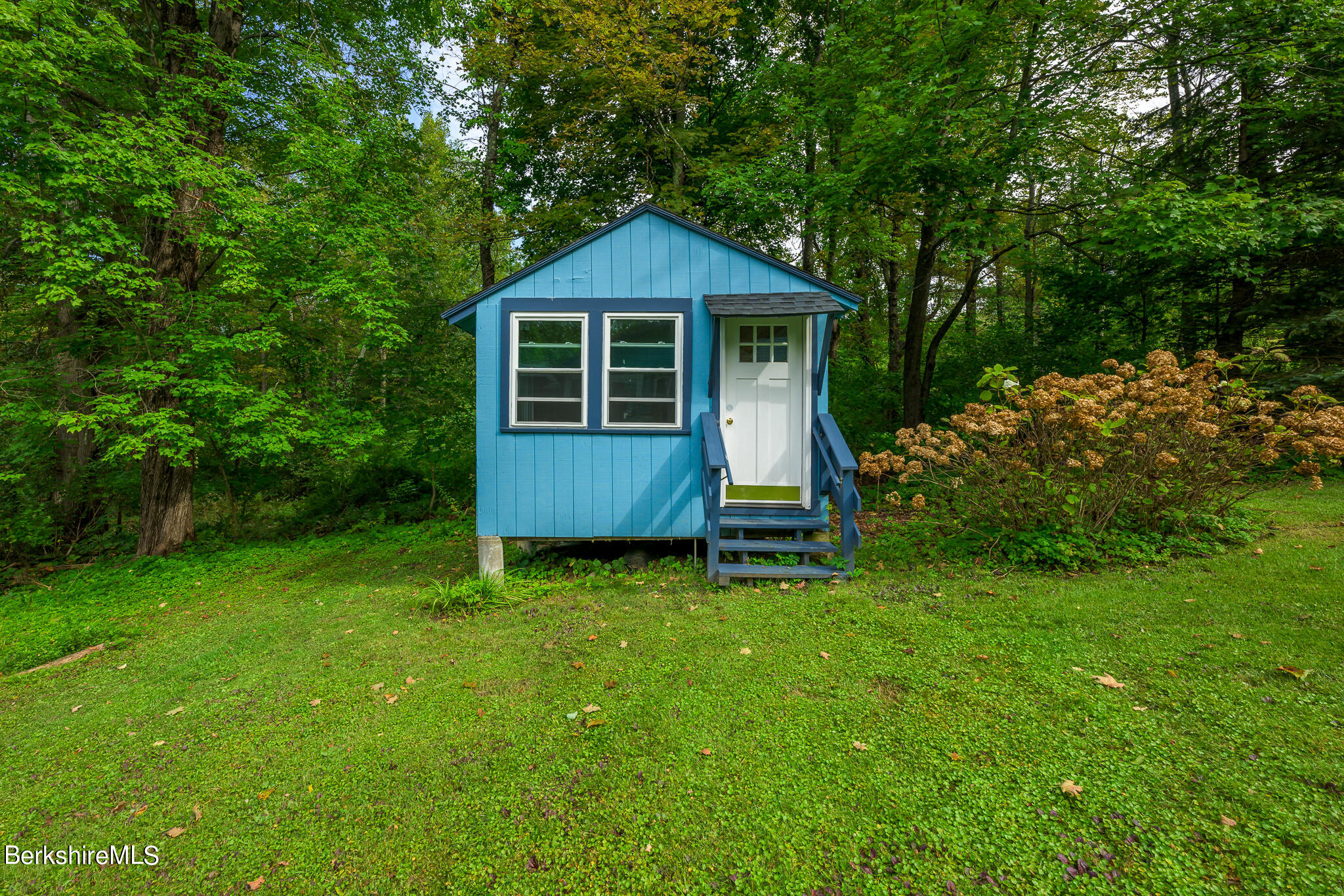 3 Mahkeenac Heights Road Stockbridge, MA 01262 - Photo 26 of 33 Studio 1