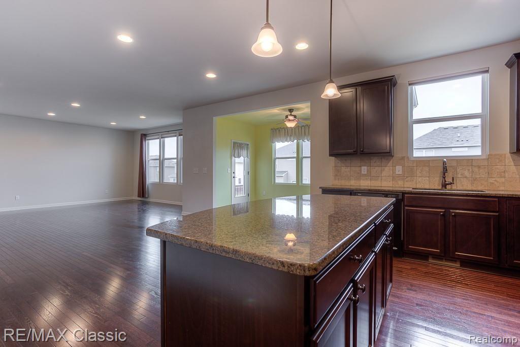 29845 Macintosh Lane New Hudson, MI 48165 - Photo 3 of 46