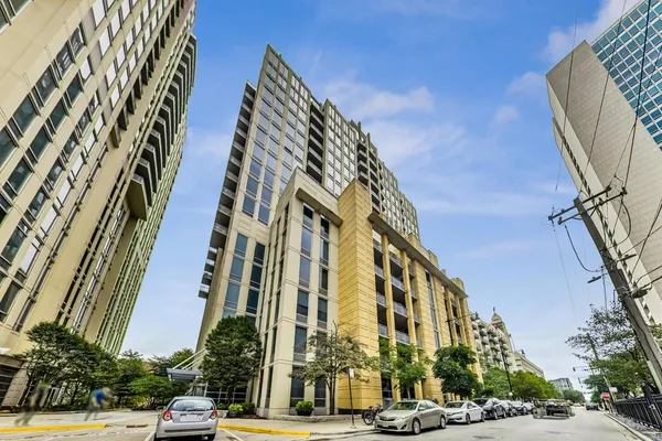$4,300 | 720 North Larrabee Street, Unit 1108, Chicago, IL 60654