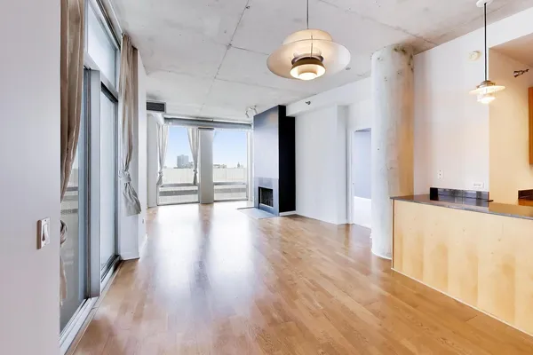 $4,300 | 720 North Larrabee Street, Unit 1108, Chicago, IL 60654