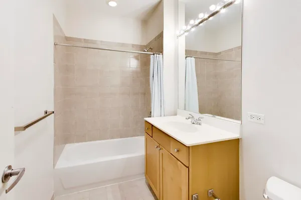$4,300 | 720 North Larrabee Street, Unit 1108, Chicago, IL 60654